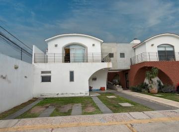 Casa · 200m² · 3 Recámaras · 3 Estacionamientos · Casa en Venta en Residencial Altamira, Metepec