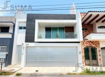 Casa · 219m² · 3 Recámaras · 2 Estacionamientos · Casa en Venta en Fracc. Costa de Oro, Boca del Rio Veracruz. con Cuarto de Servicio