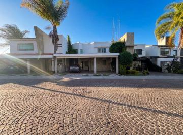 Casa de 3 habitaciones, Querétaro · Casa en Renta en Lago de Chapala, Cumbres del Lago