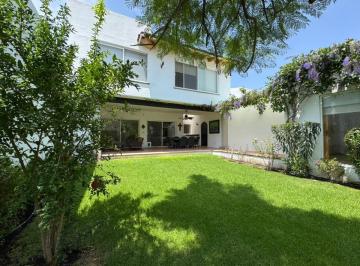 Casa de 4 habitaciones, Querétaro · Casa en Venta - Jurica - Queretaro - C2011