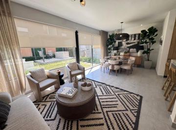 Casa de 3 habitaciones, Santiago · Casa en Venta | Santiago, N. L.