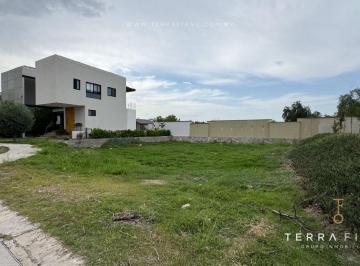 Terreno / Lote , Corregidora · Terreno en Venta en Balvanera Country Club, Corregidora.