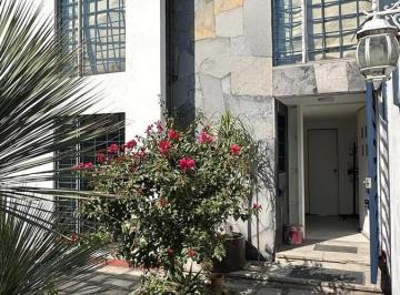 Casa · 200m² · 3 Recámaras · 2 Estacionamientos · Se Renta Hermosa y Segura Casa Recientemente Renovada en La Colonia Portales Sur