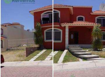 Casa · 600m² · 4 Estacionamientos · Casa en Venta en Fraccionamiento Cumbres del Cimatario