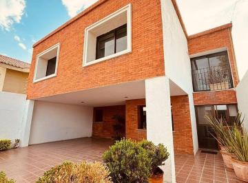 Casa · 4 Recámaras · 4 Estacionamientos · Casa en Venta Arbide León Guanajuato