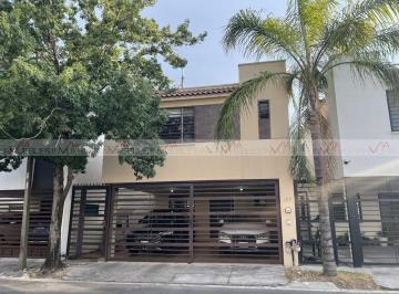 Casa · 200m² · 3 Recámaras · 2 Estacionamientos · Casa en Venta en Paseo de Cumbres
