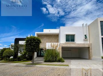 Casa · 278m² · 3 Recámaras · 2 Estacionamientos · Casa - Fraccionamiento Lomas de Angelópolis