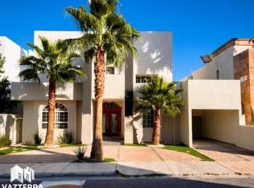 Casa de 5 habitaciones, Chihuahua · Residencia en Venta en Las Canteras