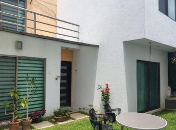Casa · 200m² · 3 Recámaras · 2 Estacionamientos · Casa en Renta en Atzingo