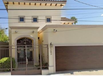 Casa de 3 habitaciones, Nuevo Laredo · ¡Oportunidad! Casa Col. Madero Nuevo Laredo: Zona Tradicional, Cerca Consulado, Segura y Plusvalía