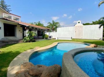 Casa de 5 habitaciones, Jiutepec · Residencia en Venta o Renta, Sumiya
