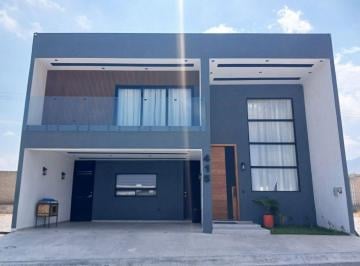 Casa de 4 habitaciones, Arteaga · Casa Amueblada en Renta en Fracc. Las Huertas