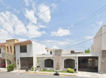 Casa de 4 habitaciones, Monterrey · Excelente Propiedad Frente a Parque Torremolinos, Ubicada en Asturias 3413