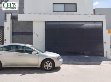 Casa · 160m² · 3 Recámaras · 2 Estacionamientos · Casa en Venta Fuerte Ventura, Colonia Capulines. San Luis Potosi