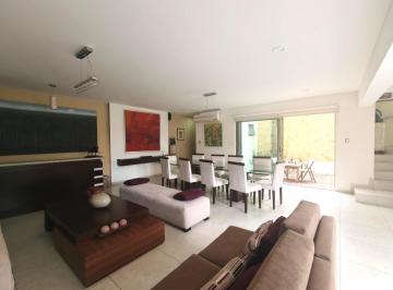 Casa · 450m² · 3 Recámaras · 2 Estacionamientos · Casa en Venta en El Fracc. Lomas del Sol