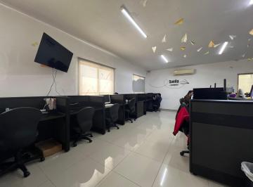 Casa de 5 habitaciones, Mérida · Oficina en Renta, Equipada y Amueblada con 30 Paneles Solares.