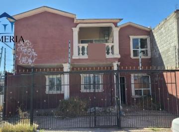 5953c5f223bd159dffd596ab0fd39dfd08b956466687d3221eb791b6c944336b · Casa en Venta Al Sur de Chihuahua