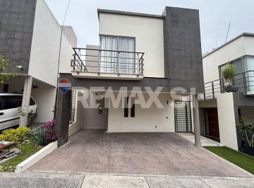 Casa de 4 habitaciones, El Marqués · Bonita Casa en Venta en Residencial del Parque