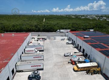 Bodega comercial · 300m² · 4 Recámaras · 2 Estacionamientos · Bodega Comercial de 300 m² con Oficina Adecuada Playa del Carmen