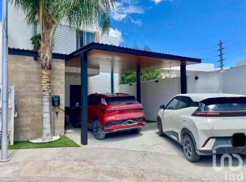 Casa · 145m² · 3 Recámaras · 2 Estacionamientos · Casa en Venta en Cantera 1