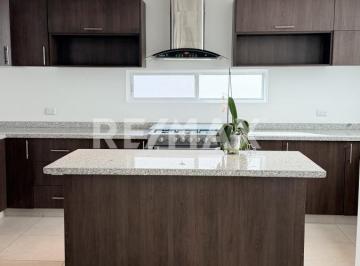Casa en condominio de 4 habitaciones, Querétaro · Casa en Venta Altozano Querétaro