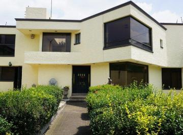 Casa de 5 habitaciones, Coyoacán · Casa en Venta de 1099 m² con 5 Recámaras en Venta en Jardines del Pedregal Coyoacán