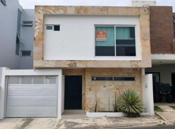 Casa de 3 habitaciones, Alvarado · Casa de 170 m² con 3 Recámaras en Venta en Lomas de La Rioja Riviera Veracruzana
