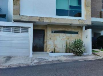 Casa de 3 habitaciones, Alvarado · Casa de 170 m² con 3 Recámaras en Venta en Lomas de La Rioja Riviera Veracruzana