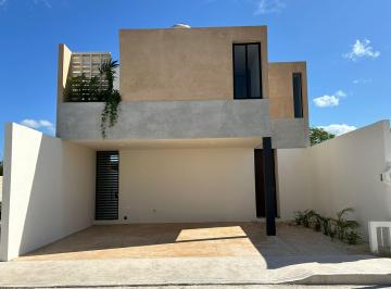 Casa · 189m² · 2 Estacionamientos · Casa en Venta en Real Montejo
