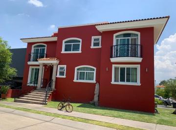Casa de 7 habitaciones, Zapopan · Casa en Venta en La Cima - Coto a 73