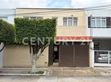 Casa · 188m² · 3 Recámaras · 1 Estacionamiento · Casa en Venta en Jardines de San Ignacio, Zapopan.
