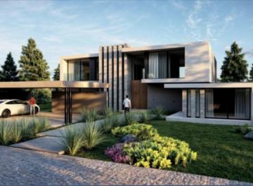 Casa en condominio de 4 habitaciones, León · El Bosque Preciosa Casa Vta 4 Recamaras 4 Baños Alberca Da a un Lago y Al Hoyo 15 del Club del Golf