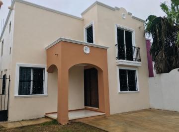 Casa · 226m² · 3 Recámaras · 2 Estacionamientos · Casa en Venta Francisco Villa Pte