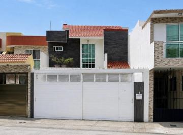 Casa · 187m² · 3 Recámaras · 2 Estacionamientos · Casa en Venta Boca del Río