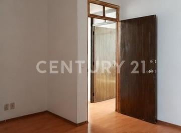 Casa · 300m² · 6 Recámaras · Casa en Renta en Roma Norte con Terraza, Loft y Espacios Independientes