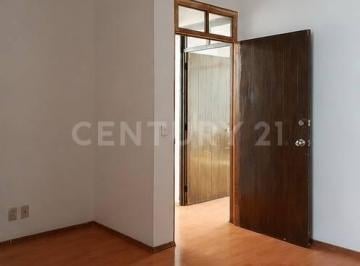 Casa · 300m² · 6 Recámaras · Casa en Renta en Roma Norte con Terraza, Loft y Espacios Independientes