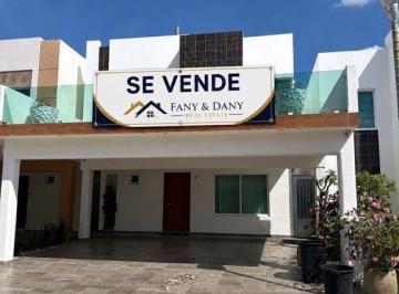 Casa en condominio · 200m² · 3 Recámaras · 2 Estacionamientos · Casa en Venta en Los Patios II en Culiacán