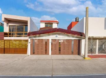 Casa · 200m² · 3 Recámaras · 3 Estacionamientos · Venta Casa Valle Dorado Tlalnepantla 11381