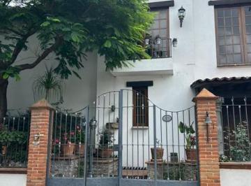 Casa de 3 habitaciones, San Pedro Cholula · Espectacular Casa Rodeada de Jardín en Zerezotla