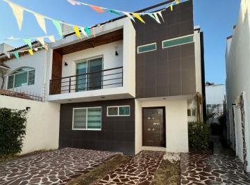 Casa de 5 habitaciones, Querétaro · Excelente Casa en Milenio III, Querétaro