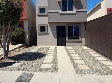 b9c6d252c0f79539df0b2ad4dd874780fd10c9acc37bf4927e31b236e0cd5d5a · Asi Casa Recién Remodelada en Venta | Urbi Quinta del Cedro