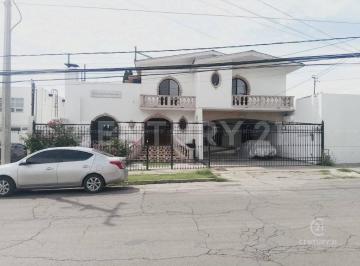 Casa · 459m² · 4 Recámaras · Casa en Venta en San Felipe, Chihuahua, Chih.