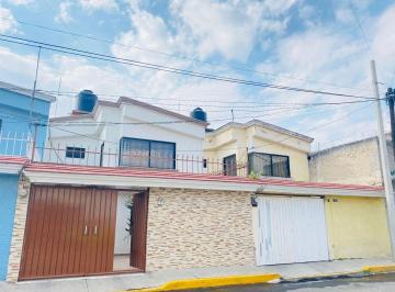 Casa · 127m² · 3 Recámaras · 1 Estacionamiento · Casa Sola en Renta