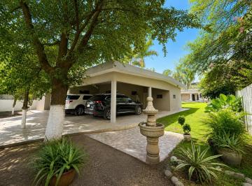 Casa · 1500m² · 4 Recámaras · 2 Estacionamientos · Casa - Monte Bello
