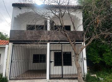 Casa · 174m² · 3 Recámaras · 2 Estacionamientos · Mmc Casa en Renta en Recidencial Zirandaro en Juarez en Nuevo Leon