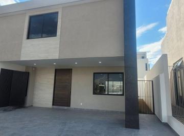 Casa de 3 habitaciones, León · Vendo Amplia y Moderna Casa en Valles del Molino B, Zona Norte de Leon, Gto