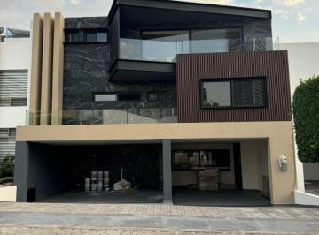 Casa en condominio de 4 habitaciones, San Andrés Cholula · Casa en Condominio de 567 m² con 4 Recámaras en Venta en Parque Terranova, Lomas de Angelópolis.