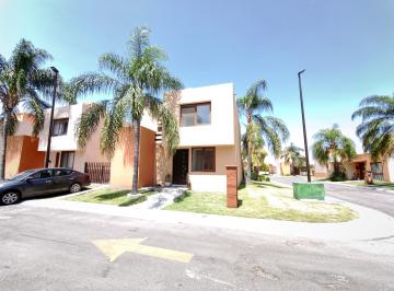 Casa de 3 habitaciones, Corregidora · Casa con 3 Recámaras, con Aire Acondicionado y Alberca en La Privada