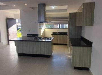 Casa · 3 Recámaras · 2 Estacionamientos · Casa en Renta en Arbolada