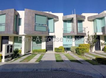 Casa de 3 habitaciones, Querétaro · Casa en Valle de Juriquilla a 10 Min de La Uvm, a 2 Min de Chedraui Selecto y del Hospital Moscati.